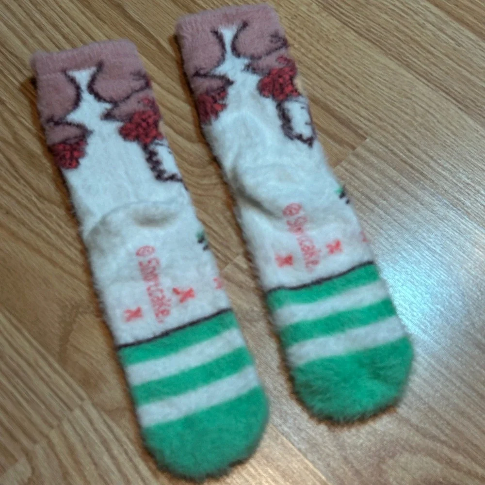 Strawberry Shortcake Fuzzy Crew Socks White Green‎ Pink Striped Plush Loungewear